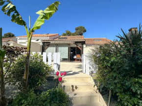 Maison en Pinède Proche Mer et Commerces - 5 pers, Terrasse, Jardin, Parking, WiFi - FR-1-705-29